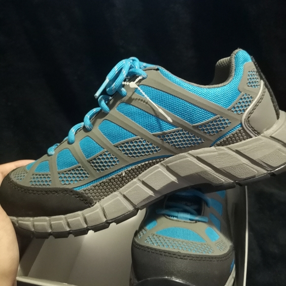 CAT Work Shoes - Picture 2 of 6